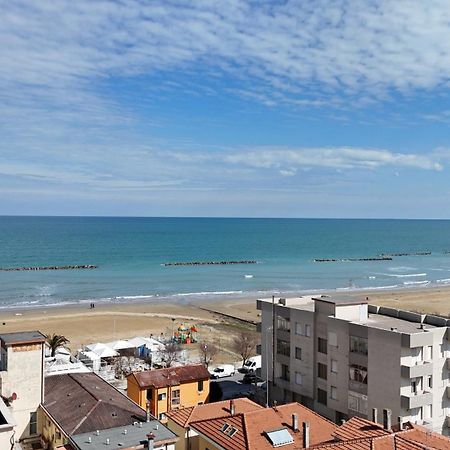 Se041 - Senigallia, Quadrilocale Accessoriato A 150Mt Dal Mare Bagian luar foto