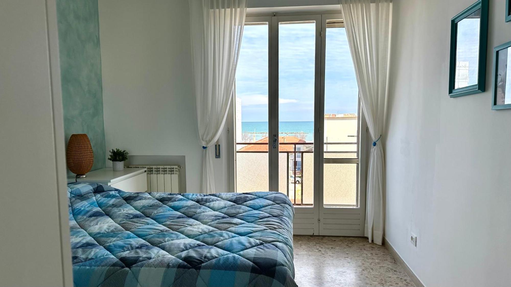 Se041 - Senigallia, Quadrilocale Accessoriato A 150Mt Dal Mare Bagian luar foto