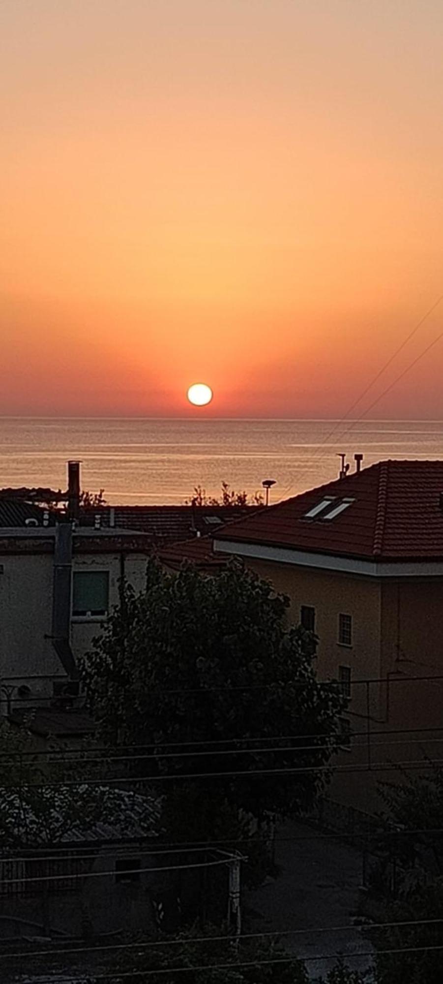 Se041 - Senigallia, Quadrilocale Accessoriato A 150Mt Dal Mare Bagian luar foto